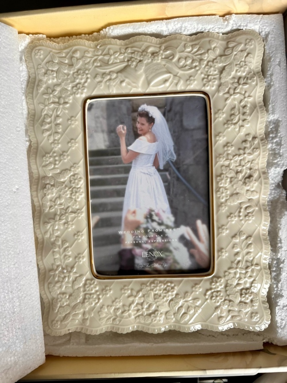 Lenox Cream Floral Embossed Ceramic Picture Frame Gold Trim Wedding Promises
